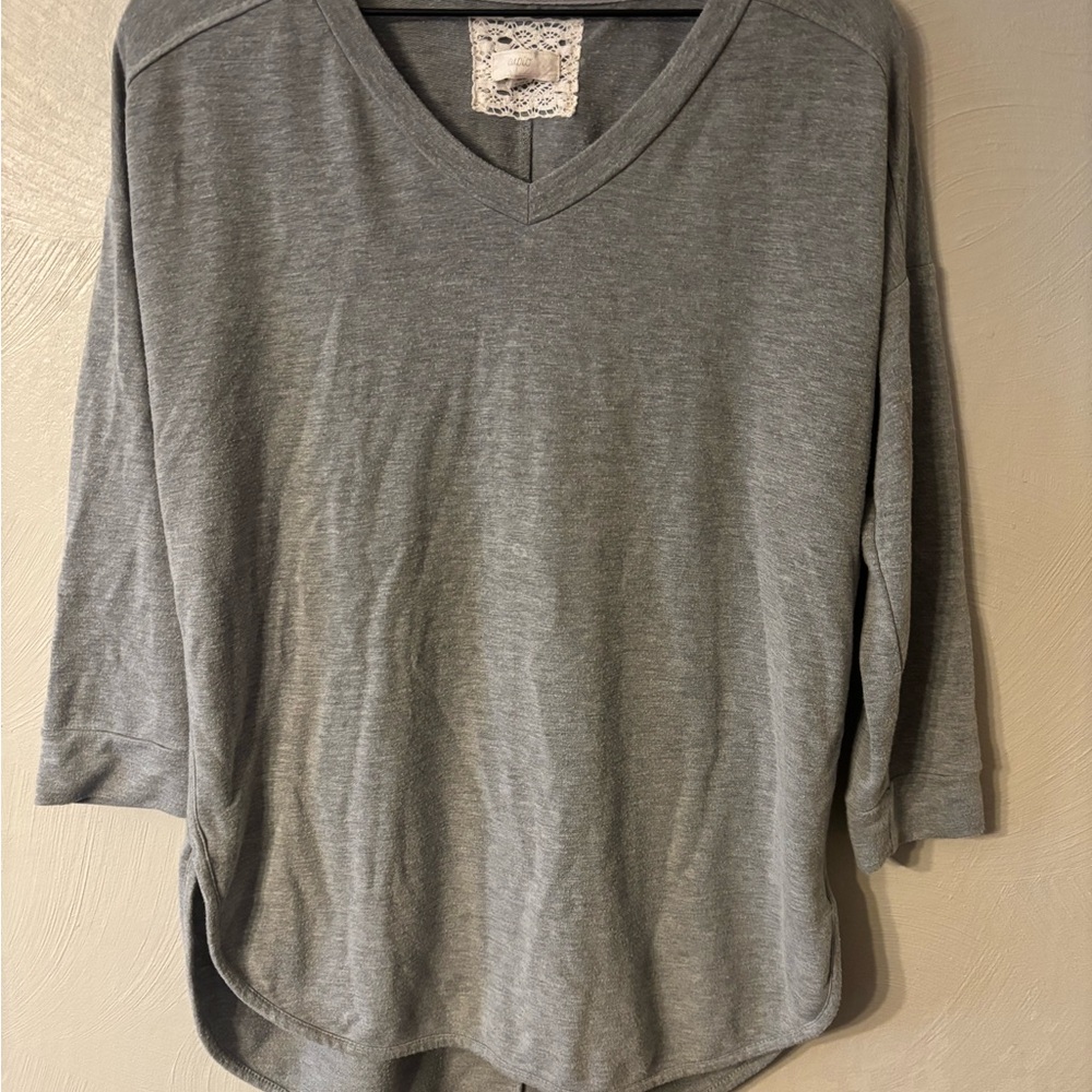 Cupio Gray V-Neck Long Sleeve Top